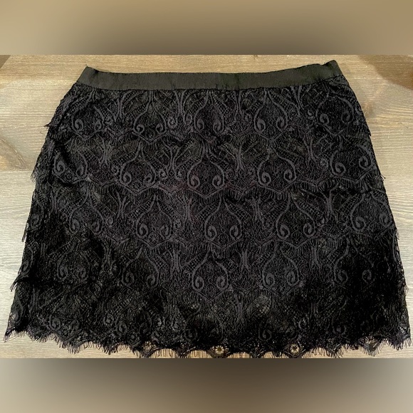 Buffalo lace mini skirt. Size M, fits more like a S. - Picture 2 of 3
